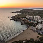 Lejlighed Seashells Sea View Penthouse With Private Hot Tub & Large Sunny Terrace With Stunning Views - By Getwaysmalta *