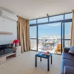 Lejlighed Seashells Sea View Penthouse With Private Hot Tub & Large Sunny Terrace With Stunning Views - By Getwaysmalta
