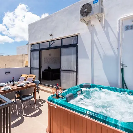 公寓 Seashells Sea View Penthouse With Private Hot Tub & Large Sunny Terrace With Stunning Views - By Getwaysmalta 圣保罗湾城