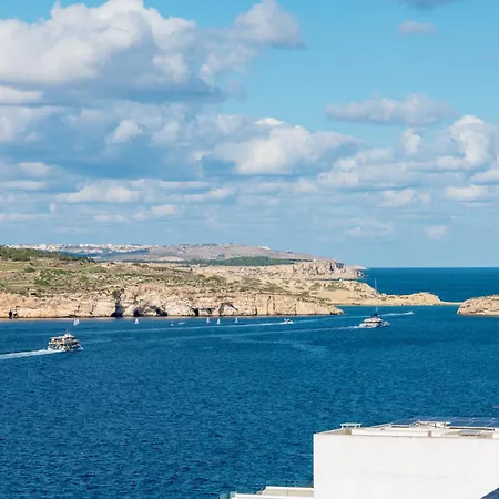 Seashells Sea View Penthouse With Private Hot Tub & Large Sunny Terrace With Stunning Views - By Getwaysmalta * St Paul's Bay