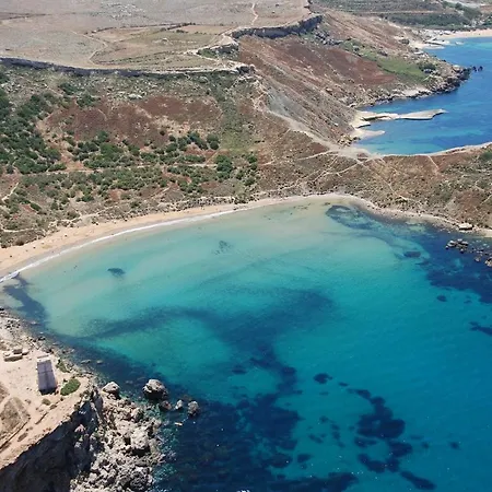 Seashells Sea View Penthouse With Private Hot Tub & Large Sunny Terrace With Stunning Views - By Getwaysmalta San Pawl il-Baħar