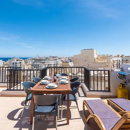 Daire Seashells Sea View Penthouse With Private Hot Tub & Large Sunny Terrace With Stunning Views - By Getwaysmalta