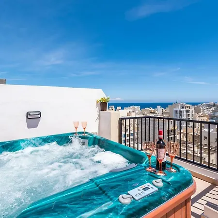 Апартаменты Seashells Sea View Penthouse With Private Hot Tub & Large Sunny Terrace With Stunning Views - By Getwaysmalta *