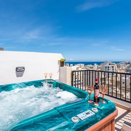 Apartamento Seashells Sea View Penthouse With Private Hot Tub & Large Sunny Terrace With Stunning Views - By Getwaysmalta *