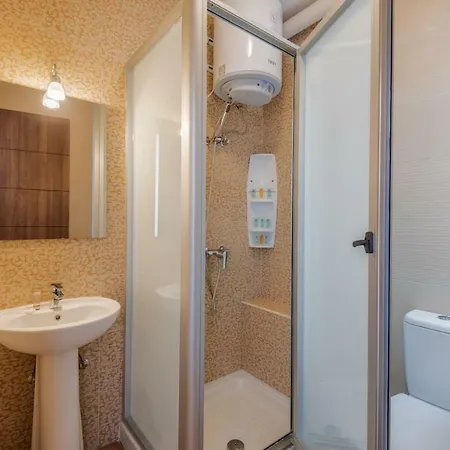 Seashells Sea View Penthouse With Private Hot Tub & Large Sunny Terrace With Stunning Views - By Getwaysmalta Apartman