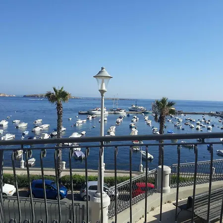 Lägenhet Seashells Sea View Penthouse With Private Hot Tub & Large Sunny Terrace With Stunning Views - By Getwaysmalta St. Paul's Bay